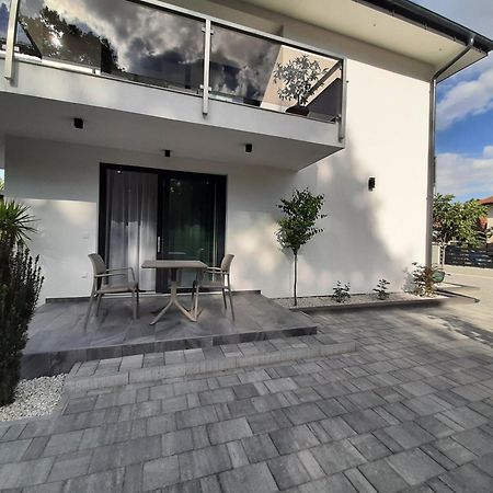 Ancsi Apartmanhaz Balatonlelle Exterior foto