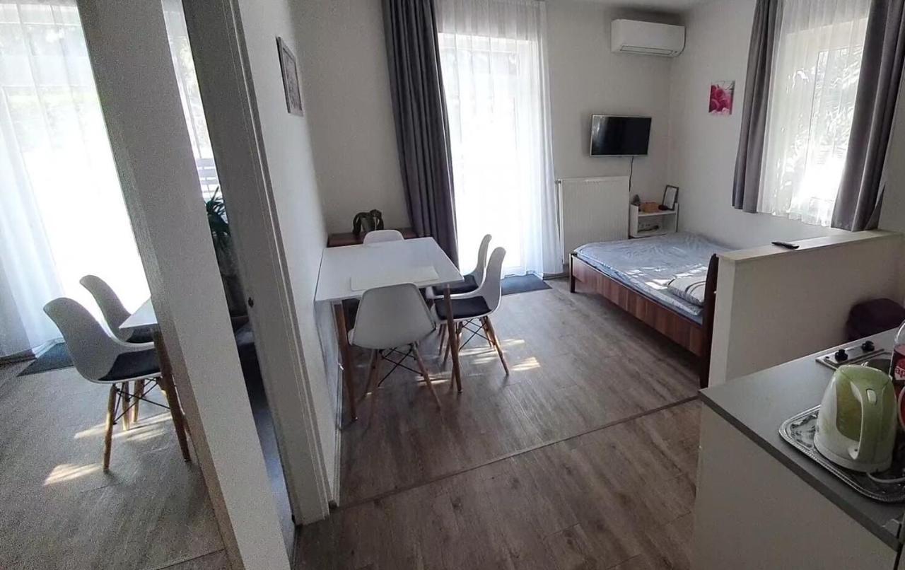 Ancsi Apartmanhaz Balatonlelle Exterior foto