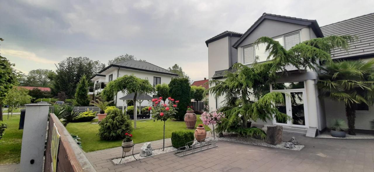 Ancsi Apartmanhaz Balatonlelle Exterior foto