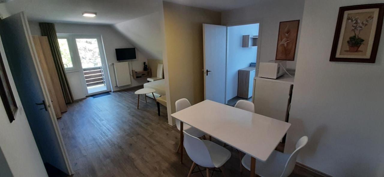 Ancsi Apartmanhaz Balatonlelle Exterior foto