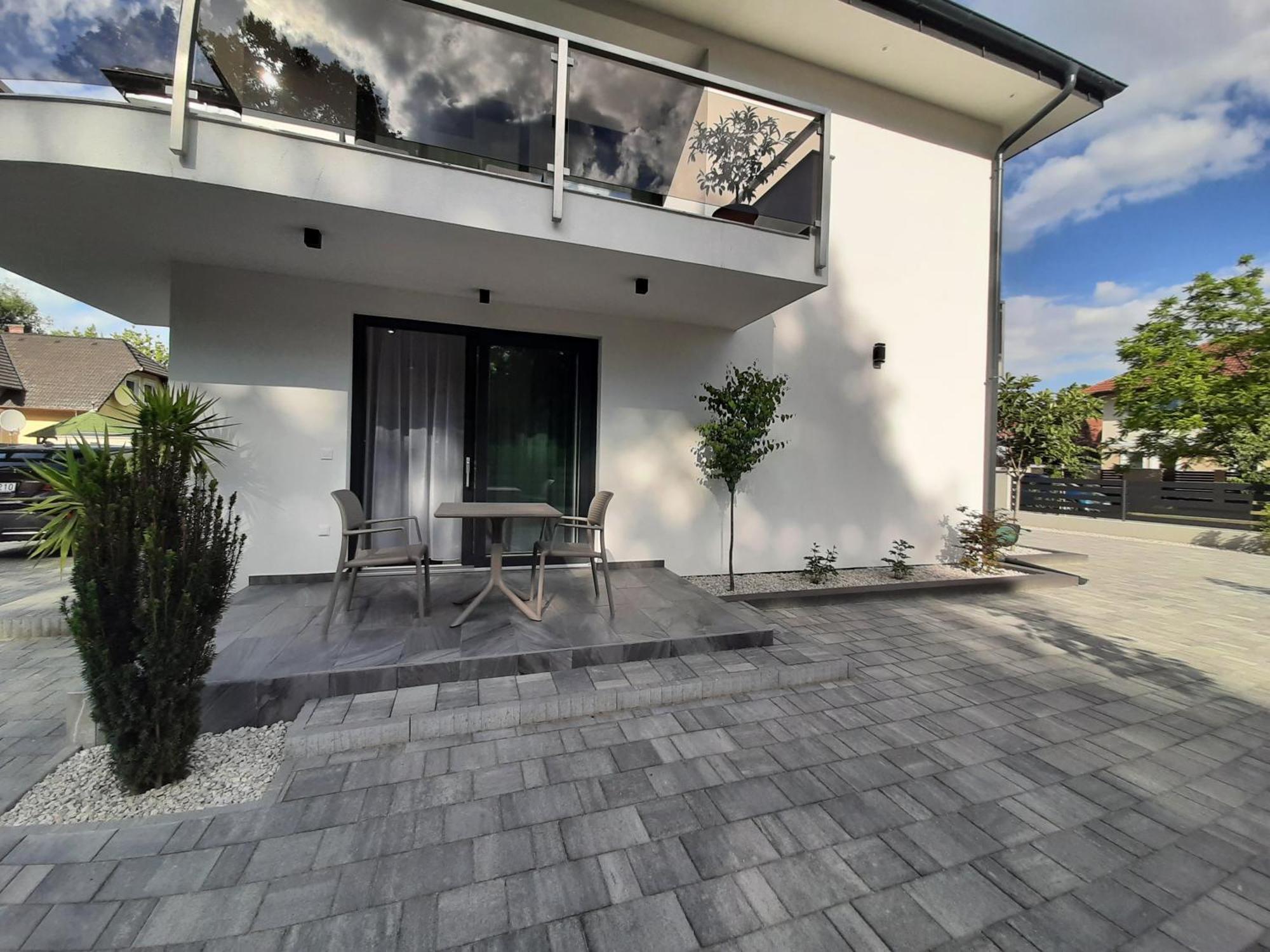 Ancsi Apartmanhaz Balatonlelle Exterior foto
