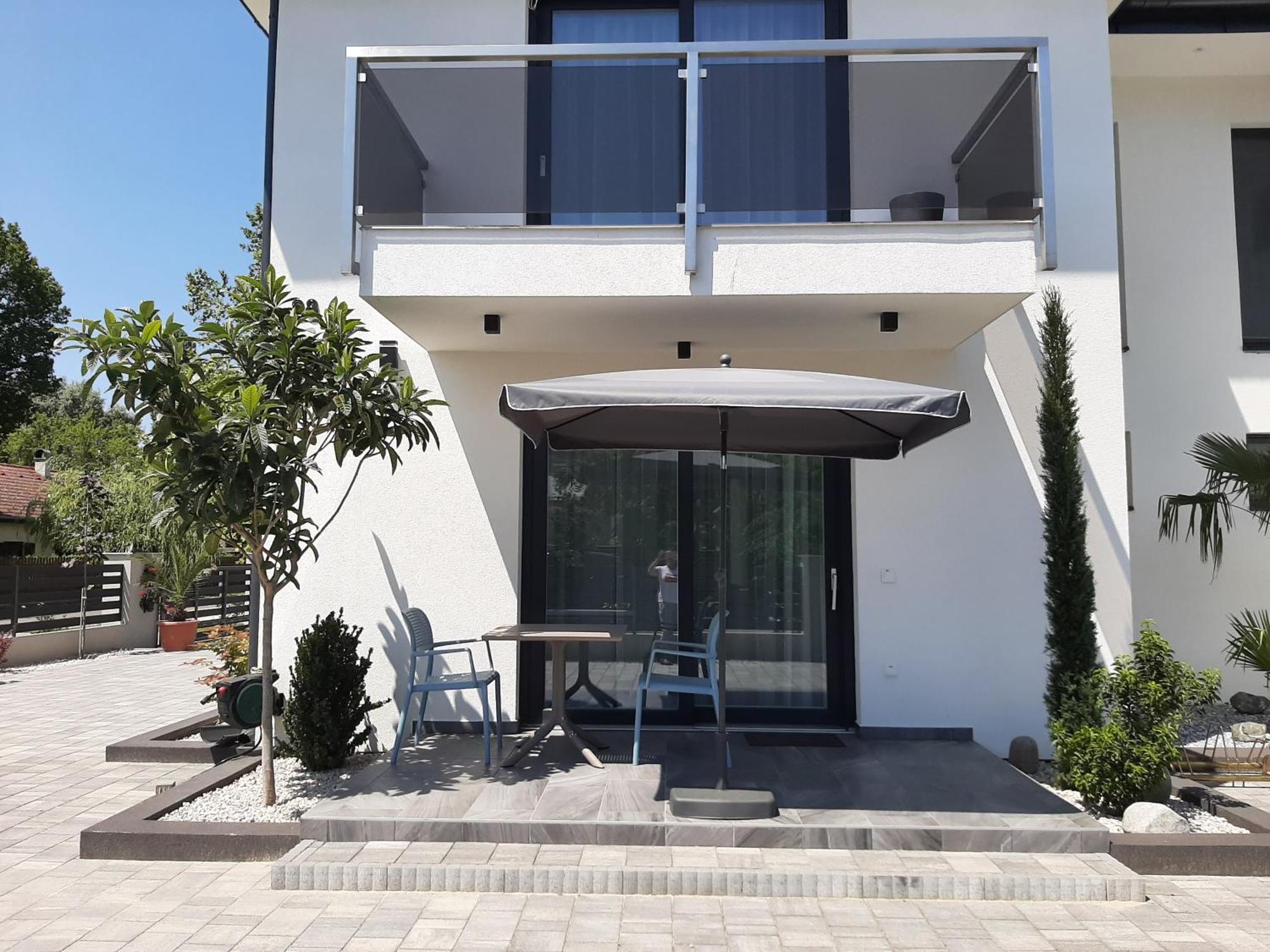 Ancsi Apartmanhaz Balatonlelle Exterior foto